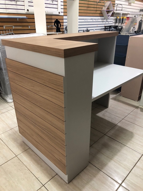 Balcão em L MDF savana e MDF cinza cristal amadeirado cód.apera