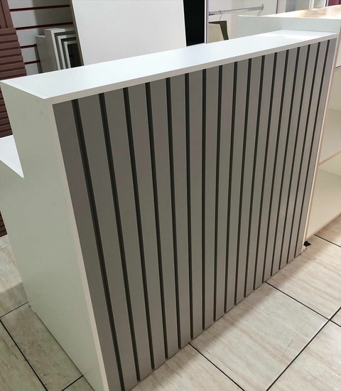 Balcão caixa ripado beton MDF branco cód.betlh