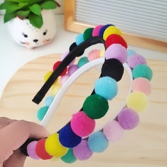Tiara de pompom na internet