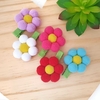 Laço florzinha de pompom (5cm)