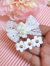 Hair clip rendado com florzinha