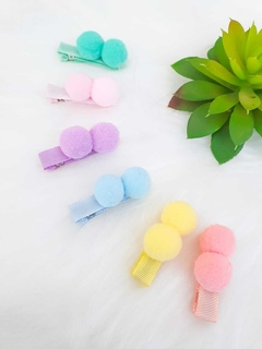 Lacinho com pompom duplo (4.5cm) - comprar online