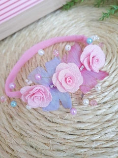faixa de perola com borboleta e flores