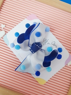 Laço escolar com pompons azuis - comprar online