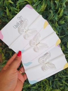 laço glamour com borboleta em tule bordado branco - Laços Upalupa