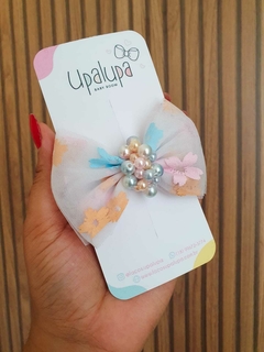 Laço de tule florido e bordado com pérolas - Laços Upalupa