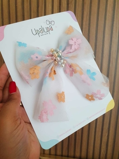 Laço de tule florido e bordado com pérolas - loja online