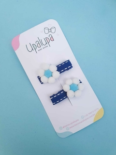Presilha de florzinha branca - comprar online