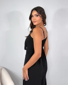 Macacão Carminha - Preto na internet