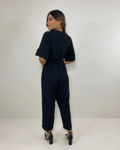 Macacão Rubia - Preto na internet