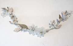 Tiara flores escarchadas Estilo 7611 - Novias Romina Albizu