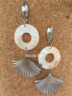Brinco sereia pérola