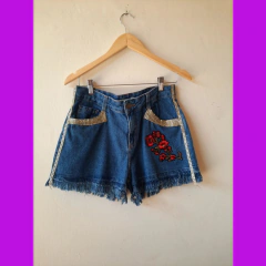 Short Jeans Bolsos Bordado Strass Franja c Cinto Artesanal - comprar online