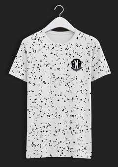 Camiseta Wandinha Branca Respingos
