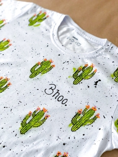 Camiseta Jardim de Cactos Branca