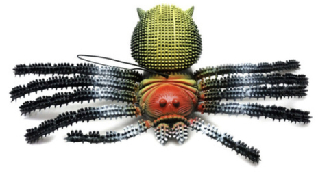 Araña de goma con chifle
