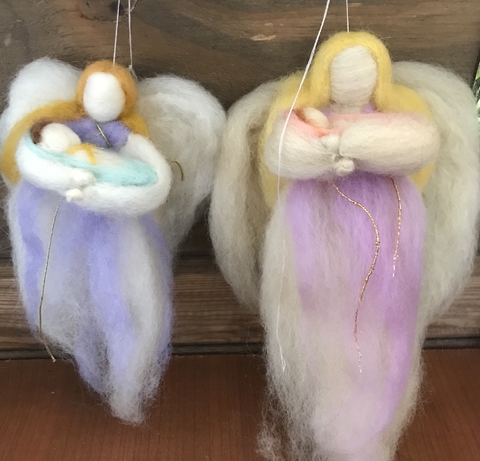 Angel de la guarda con bebe en fieltro