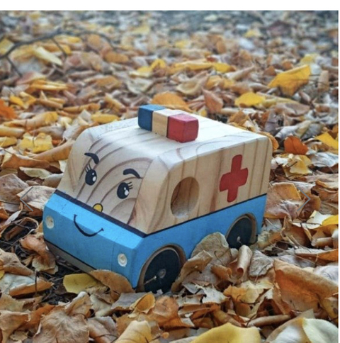 Ambulancia en madera