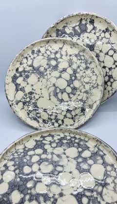 Platos playos burbuja gris - comprar online