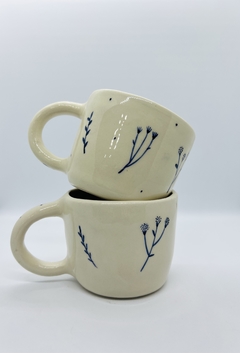 Taza florcitas azules
