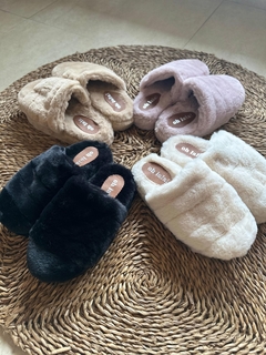 Pantuflas peluche ♥ Negro en internet