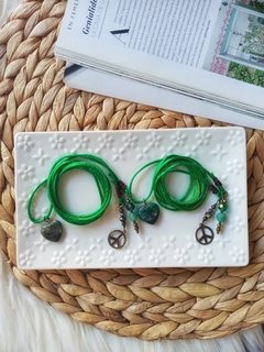 LAZO LARGO CON DIJE DE PIEDRA NATURAL - tienda online