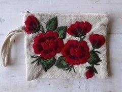 PRE VENTA Sobre grande de picote bordado a mano - comprar online