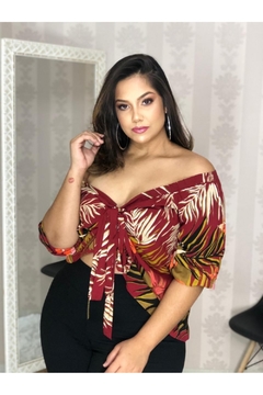 BLUSA PLUS SIZE OMBRO A OMBRO ESTAMPADA