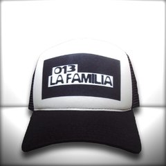 BONÉ CHARLIE BROWN JR 013 LA FAMILIA - Pássaro Dourado
