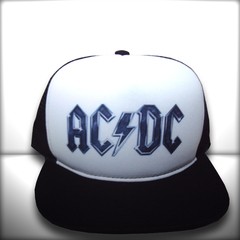BONÉ AC DC DIAMANTE ABA RETA