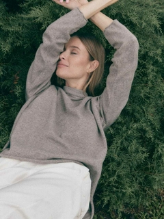 Sweater George - SIMPLE LIFESTYLE