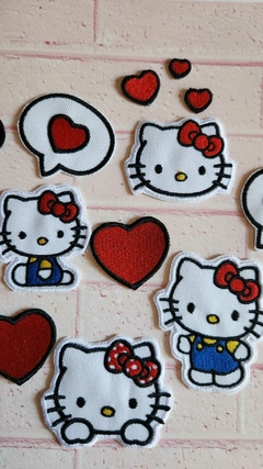 Hello Kitty Jumper sentada & Globo Corazón - EMDI Bordados