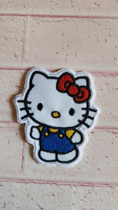 Hello Kitty Jumper & Globo Corazón en internet