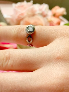Anillo plateado de acero quirurgico y cristal HELEN - tienda online