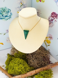 Collar con dije triangular verde JANE - comprar online