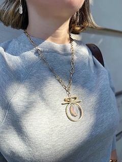 Collar dorado con piedra rose MELANIE en internet