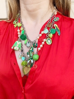 Collar con dijes verdes ARIANA - Gabriella Capucci