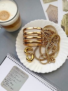 Imagen de Pulsera rigida dorada KATRINA