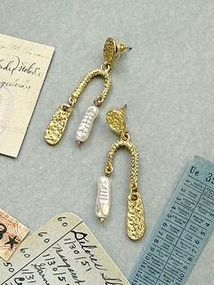 Aros dorados con perlas TERESA - comprar online
