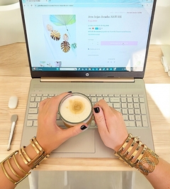 Imagen de Pulsera rigida dorada DIANE