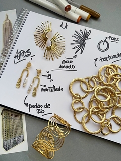 Aros dorados con perlas TERESA - Gabriella Capucci