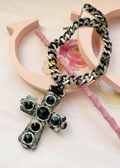 Collar cruz de piedras XIOMARA - Gabriella Capucci