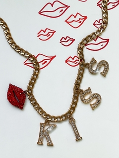 Collar cadena dorada dijes de strass KISS - tienda online