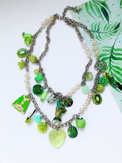 Collar con dijes verdes ARIANA - comprar online