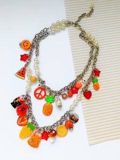 Collar con dijes naranjas AGNES - comprar online