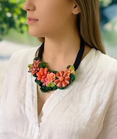 Collar de flores FLOWERED en internet