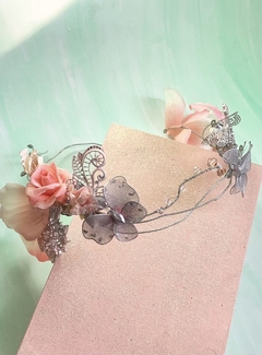 Tocado plateado de flores y mariposas JANET