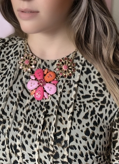 Collar dorado de flores rosas TATIANA - Gabriella Capucci
