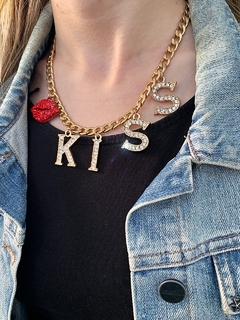 Collar cadena dorada dijes de strass KISS - comprar online