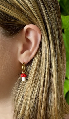 Argollas con dijes de honguitos MUSHROOMS - Gabriella Capucci